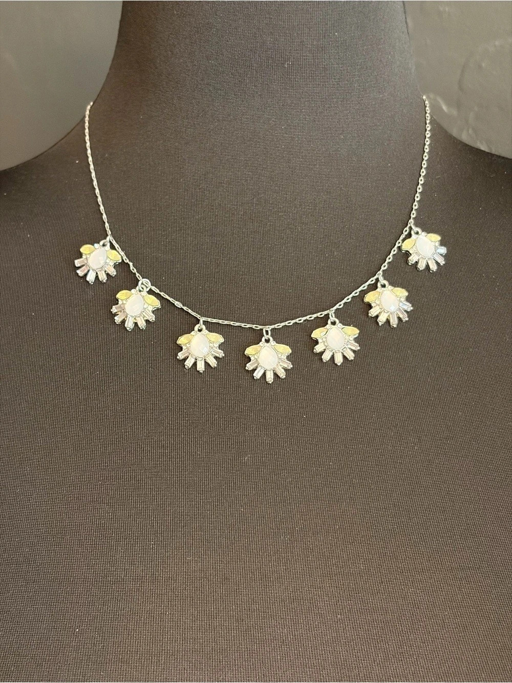 Floral Pendant Necklace in White & Yellow Like New